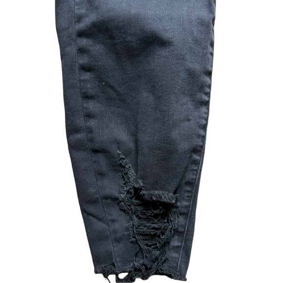 178. Pistola Raw Hem Lightly Distressed Ankle Black Jean - Picture 11 of 15